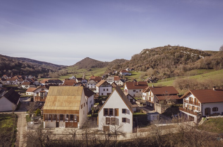 Housing in Garralda / Nazareth Gutierrez Franco + Rodrigo Nuñez Arquitectos - Exterior Photography, Windows