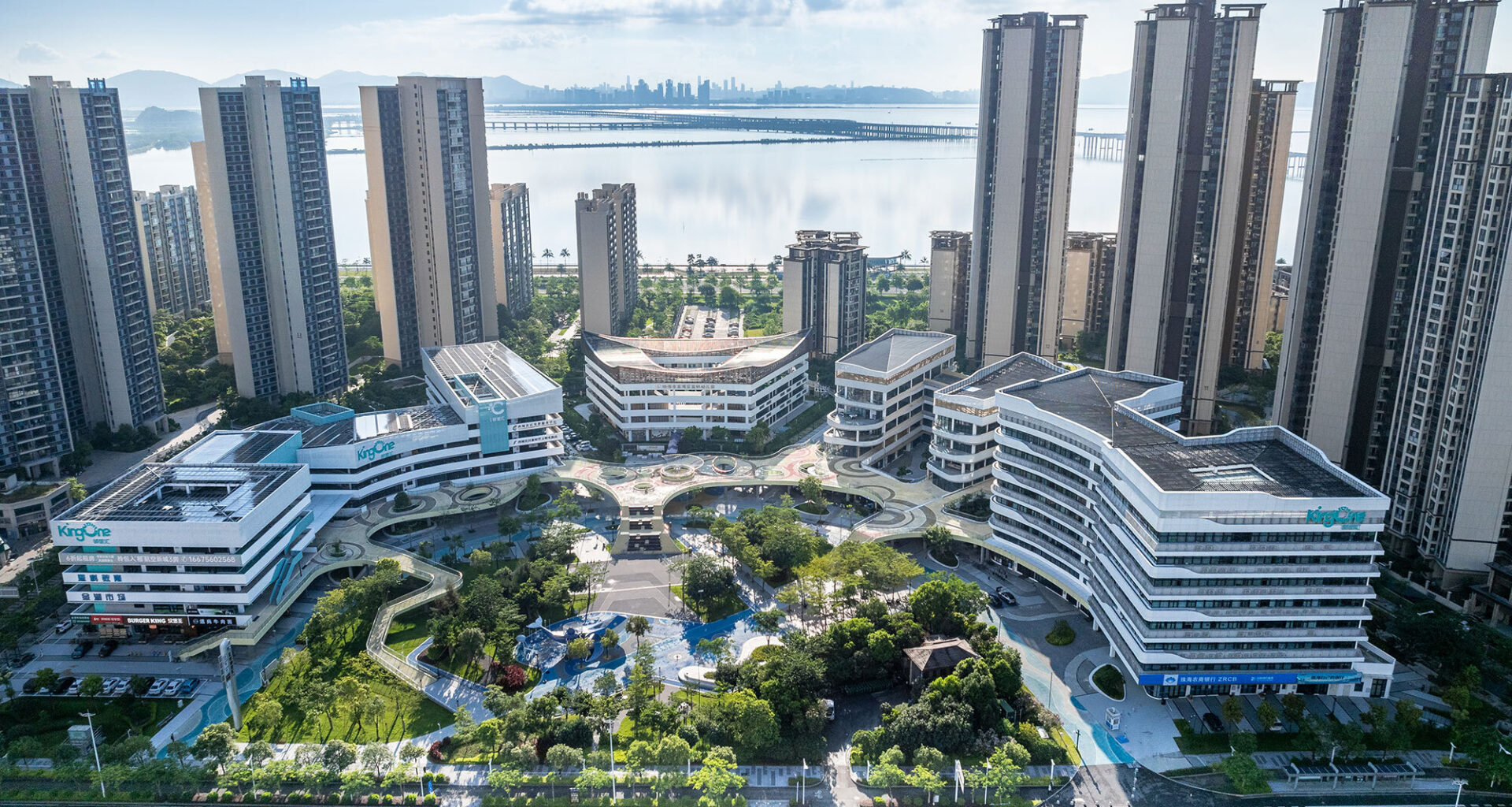 KING ONE Community Center / E+UV