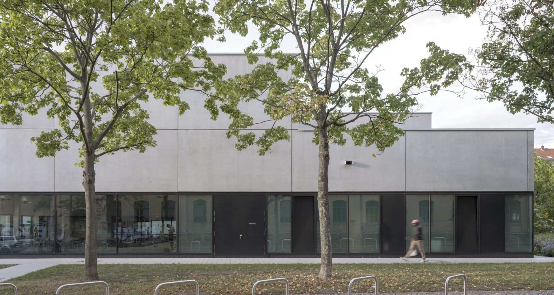 Sportbad am Rabet Modular Swimming Facility / gmp Architects