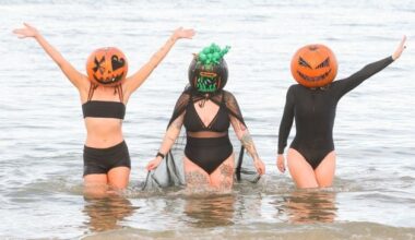 Halloween: Annual 'pumpkin dip' takes place at Helens Bay