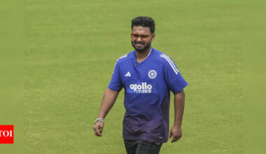 ‘6 ball daal ke dikhao zara!’: Stump mic picks Rishabh Pant joking with bowler during IND A vs SA A - video | Cricket News