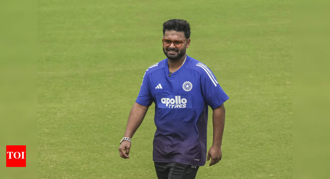 ‘6 ball daal ke dikhao zara!’: Stump mic picks Rishabh Pant joking with bowler during IND A vs SA A - video | Cricket News