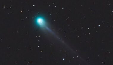 See Comets For Final Time As Moon Grows