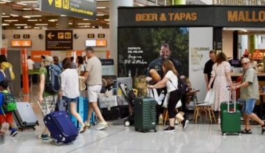Britons told to get to airports earlier from Sunday for new European entry exit system, expats beware