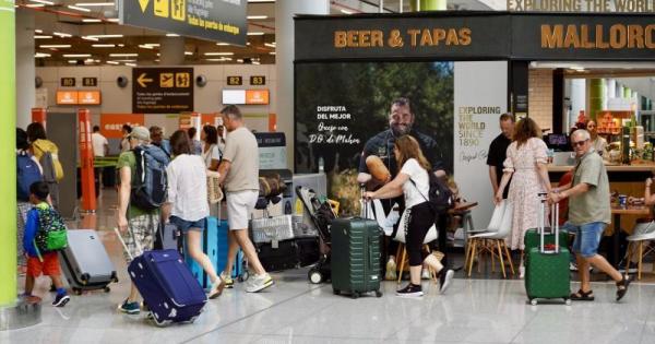 Britons told to get to airports earlier from Sunday for new European entry exit system, expats beware