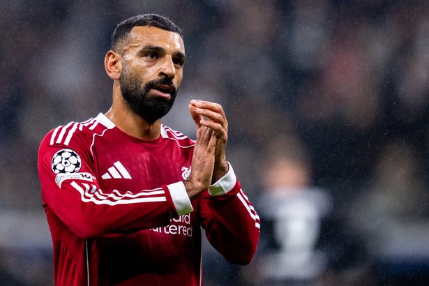 Mohamed Salah applauds