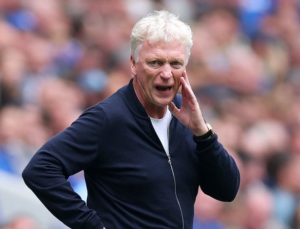 David Moyes, Manager of Everton, reacts