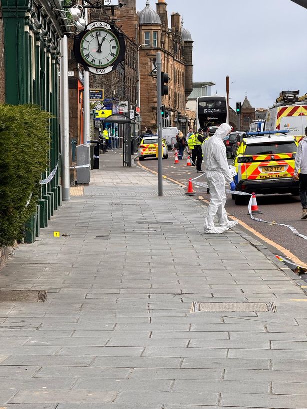 Traffic is still open to the road.