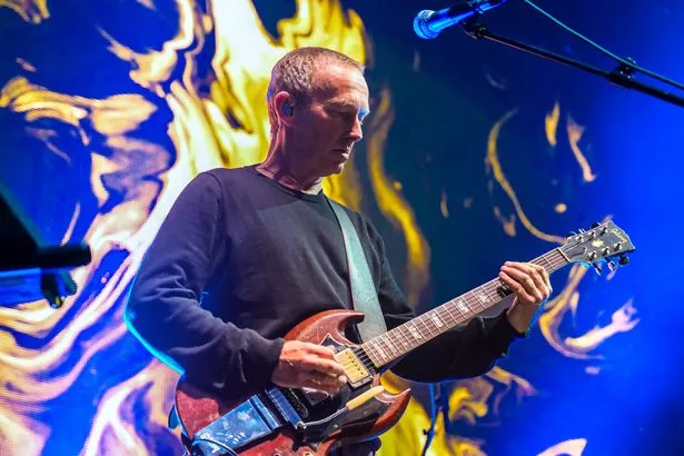 Guitarist Steve Cradock of Ocean Colour Scene