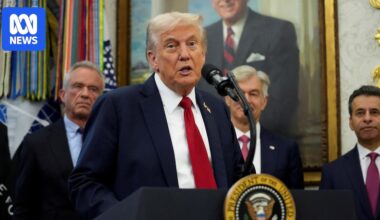 Trump administration offers unaccompanied migrant children $US2,500 to voluntarily leave the US