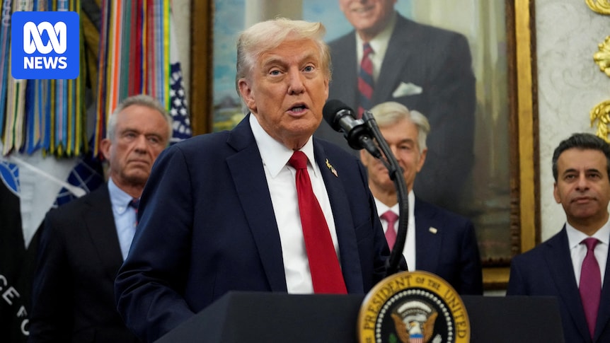 Trump administration offers unaccompanied migrant children $US2,500 to voluntarily leave the US
