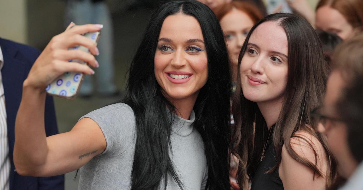 Katy Perry left confused by Ayrshire during Glasgow gig