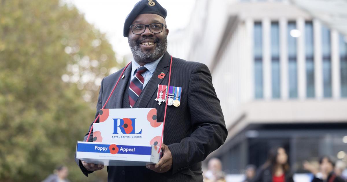 Free train travel for military personnel and veterans
