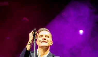 REVIEW: Crowd laps up dignified outing for Deacon Blue in Glasgow ****