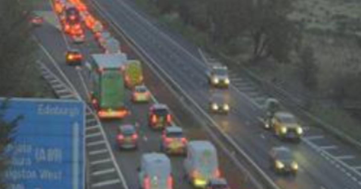 Motorists warned after M8 crash disrupts morning traffic