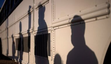 Trump administration prepares to offer money to unaccompanied migrant teenagers to voluntarily leave US