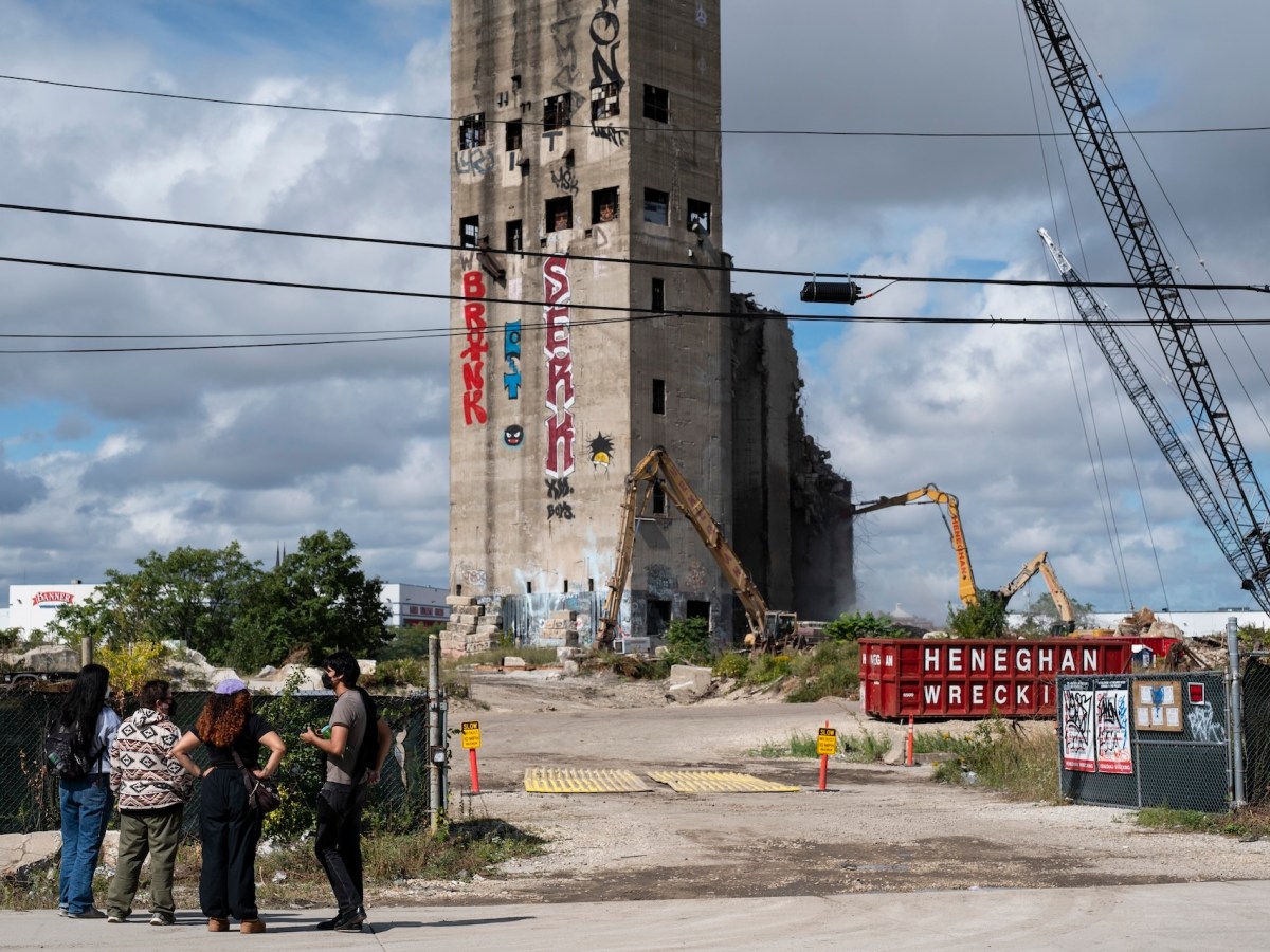 Chicago’s Damen Silos demolition resumes—activists demand more robust oversight