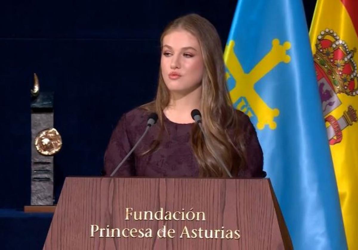 Princess Leonor's personal touch: letters to award winners in Spain