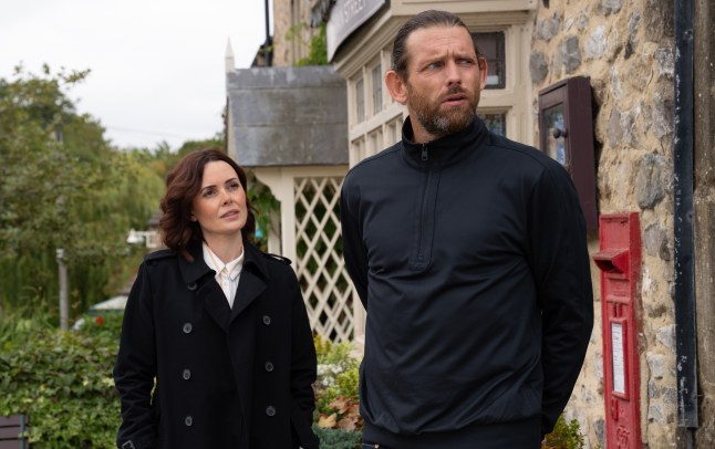 DS Carter and Jez talk outside in Emmerdale