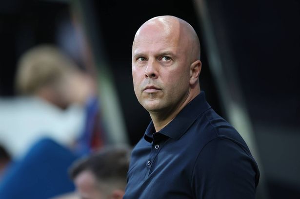 NEWCASTLE UPON TYNE, ENGLAND - AUGUST 25: Liverpool manager Arne Slot during the Premier League match between Newcastle United and Liverpool at St James' Park on August 25, 2025 in Newcastle upon Tyne, England. (Photo by Daniel Chesterton/Offside/Offside via Getty Images)