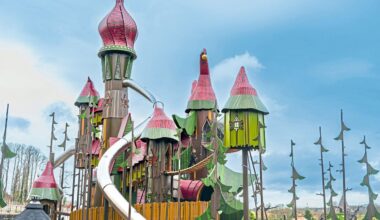 5 castles in Britain and France your young kids will like