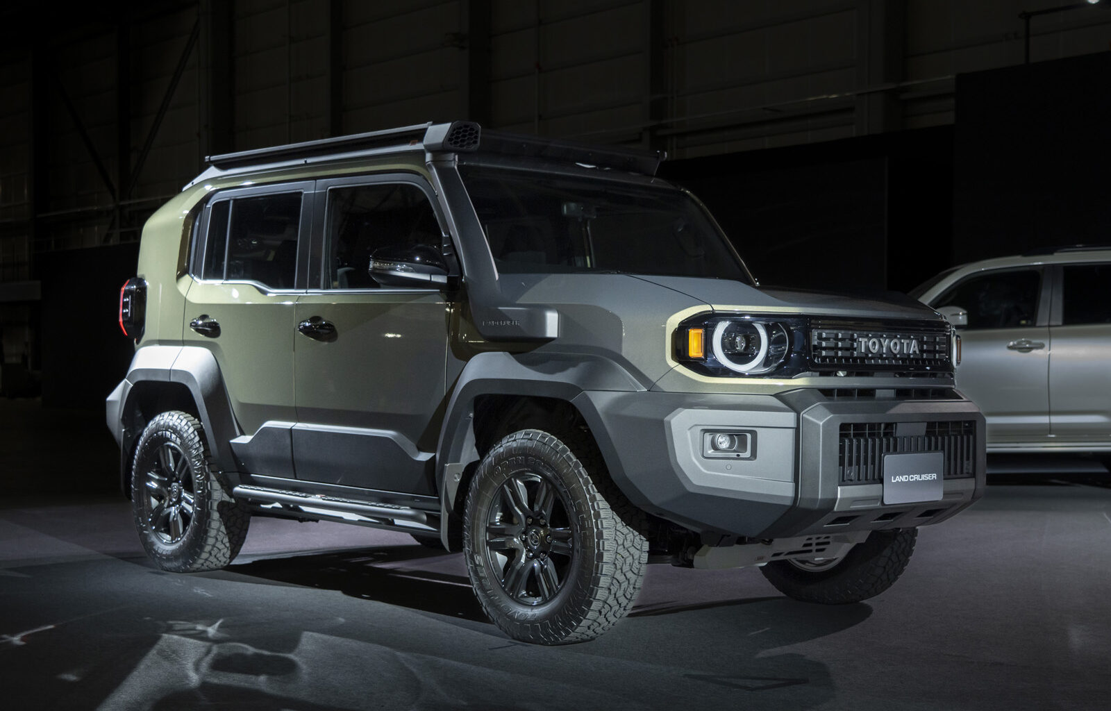 Toyota FJ Cruiser revealed as Defender 90 rival with petrol power