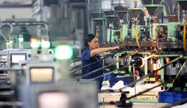 China factory activity shrinks for 6th month in row in September