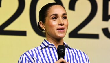 Meghan Markle's 'awkward moment' with senior royal aide laid bare - Celebrity News - Entertainment