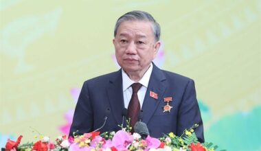 Party leader to pay official visit to UK