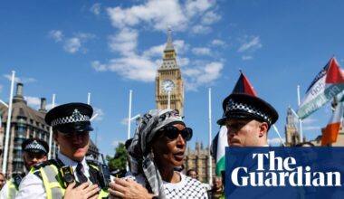Starmer targets inflammatory chants at Palestine protests for further curbs | Protest