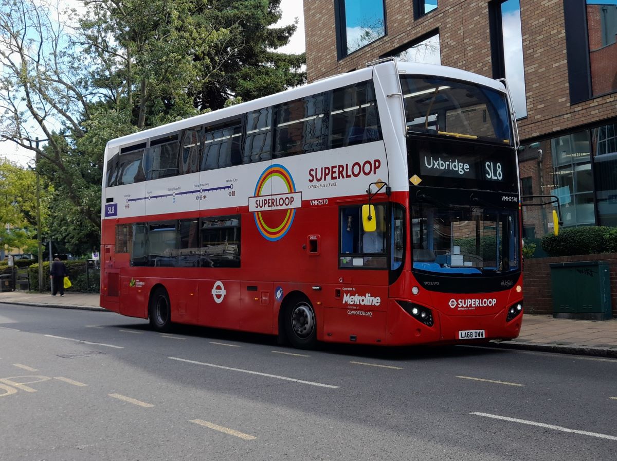 London Could Soon Be Getting A Speedy New Bus Service
