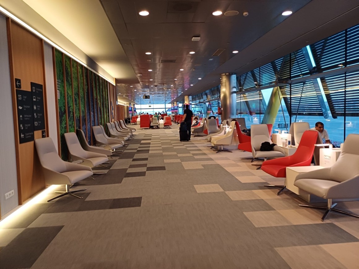 Iberia Main Lounge, Madrid Terminal 4S
