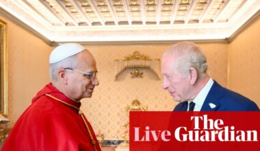 King Charles becomes first British monarch to pray publicly with pope in 500 years – Europe live | Europe