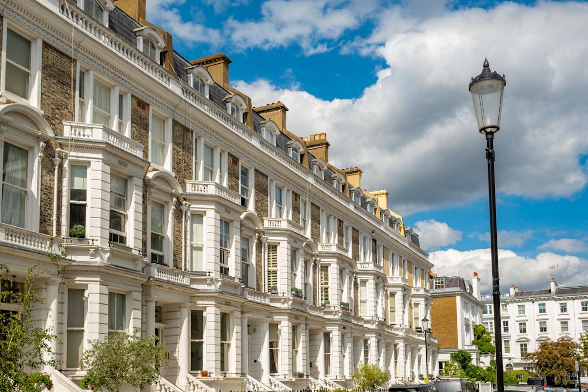 UK house prices dip in September even as wage growth and interest rates support demand