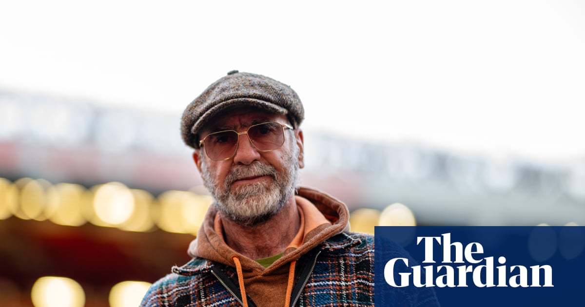Eric Cantona asked to front Manchester United takeover bid by UAE consortium | Manchester United