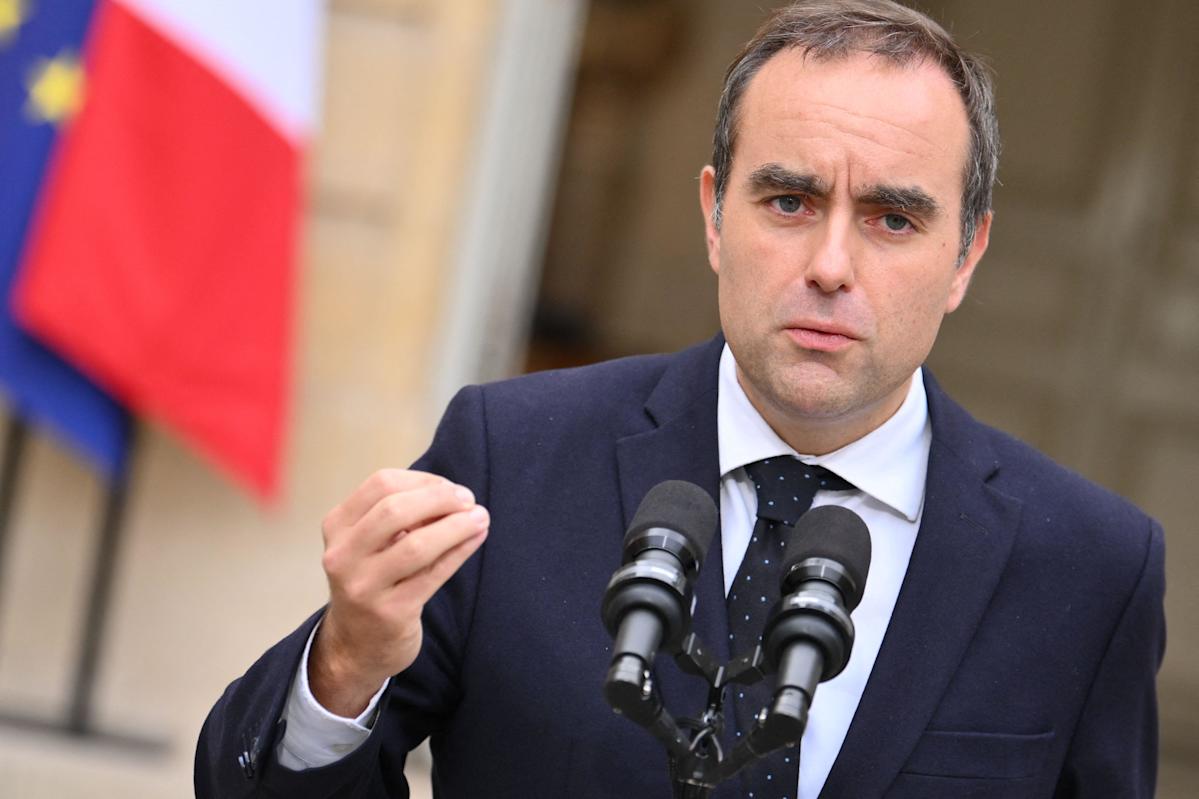 European stocks fall and euro tumbles as French prime minister Lecornu resigns