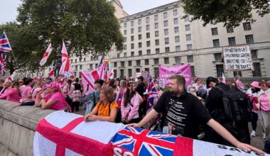 Migrant protest: Huge crowd erupts at asylum hotel chaos in London | UK | News