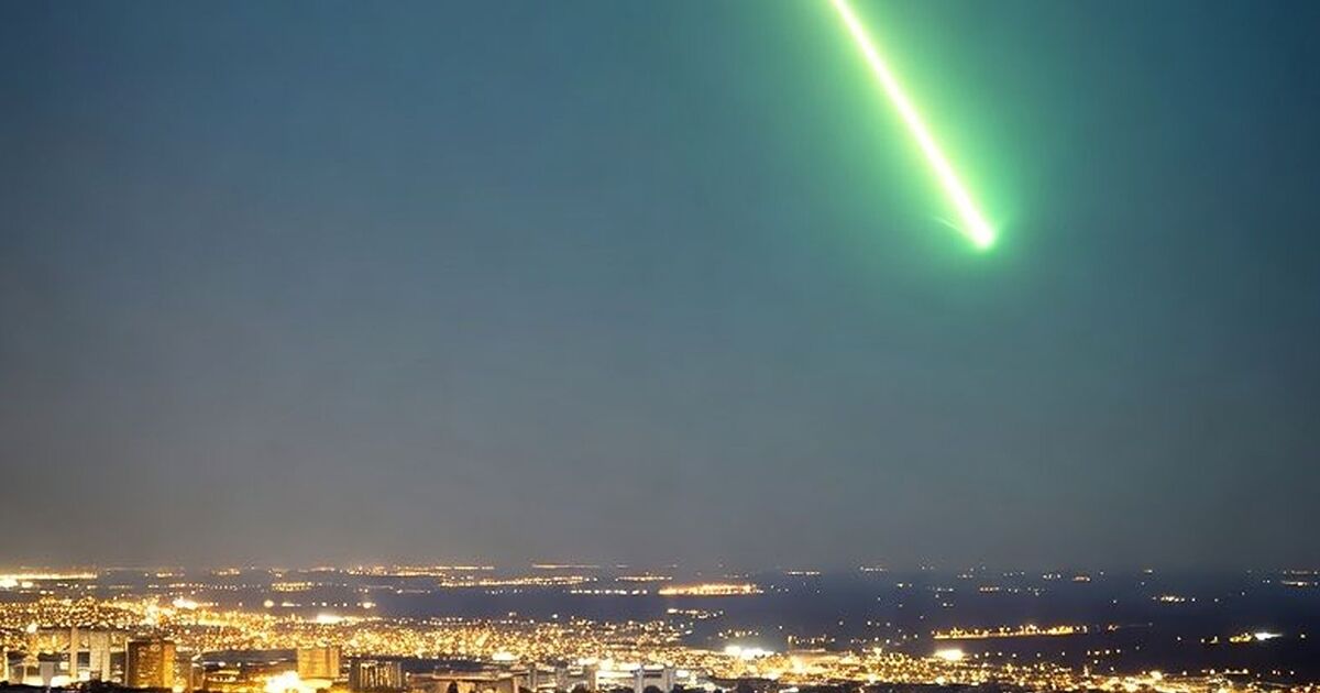 Incredible green fireball snapped over major UK city | UK | News