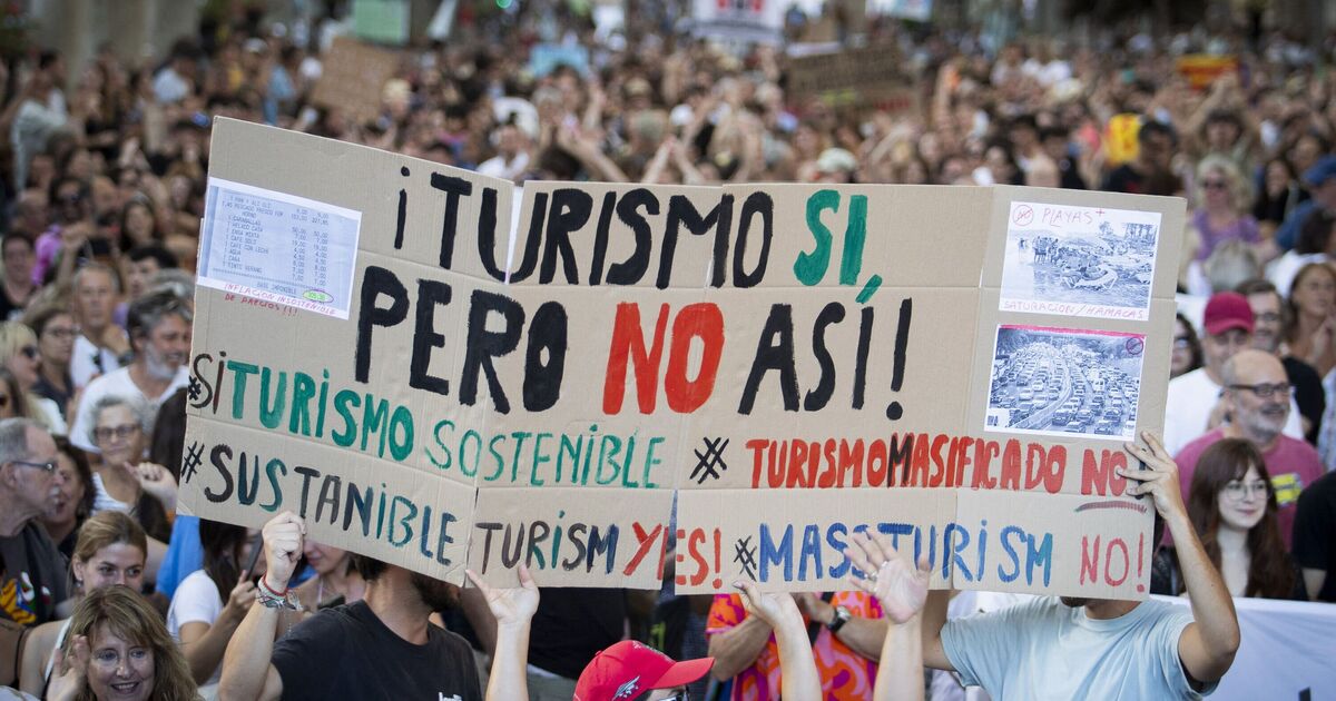 Panic in Spain as tourists abandon holiday spots after protests in Majorca and Tenerife | World | News