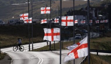 Fury as UK council that branded Brits flying flags 'far right' tear down 78 | UK | News