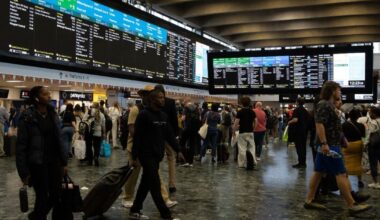 Euston LIVE: 'Absolute carnage' as all lines near London station closed after 'emergency' | UK | News
