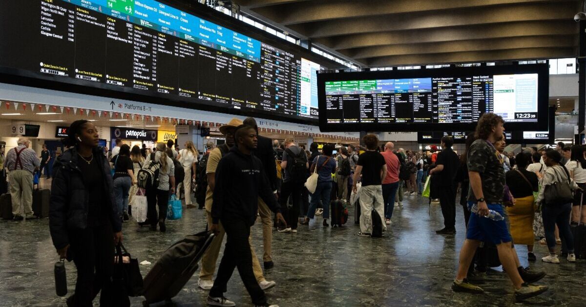 Euston LIVE: 'Absolute carnage' as all lines near London station closed after 'emergency' | UK | News