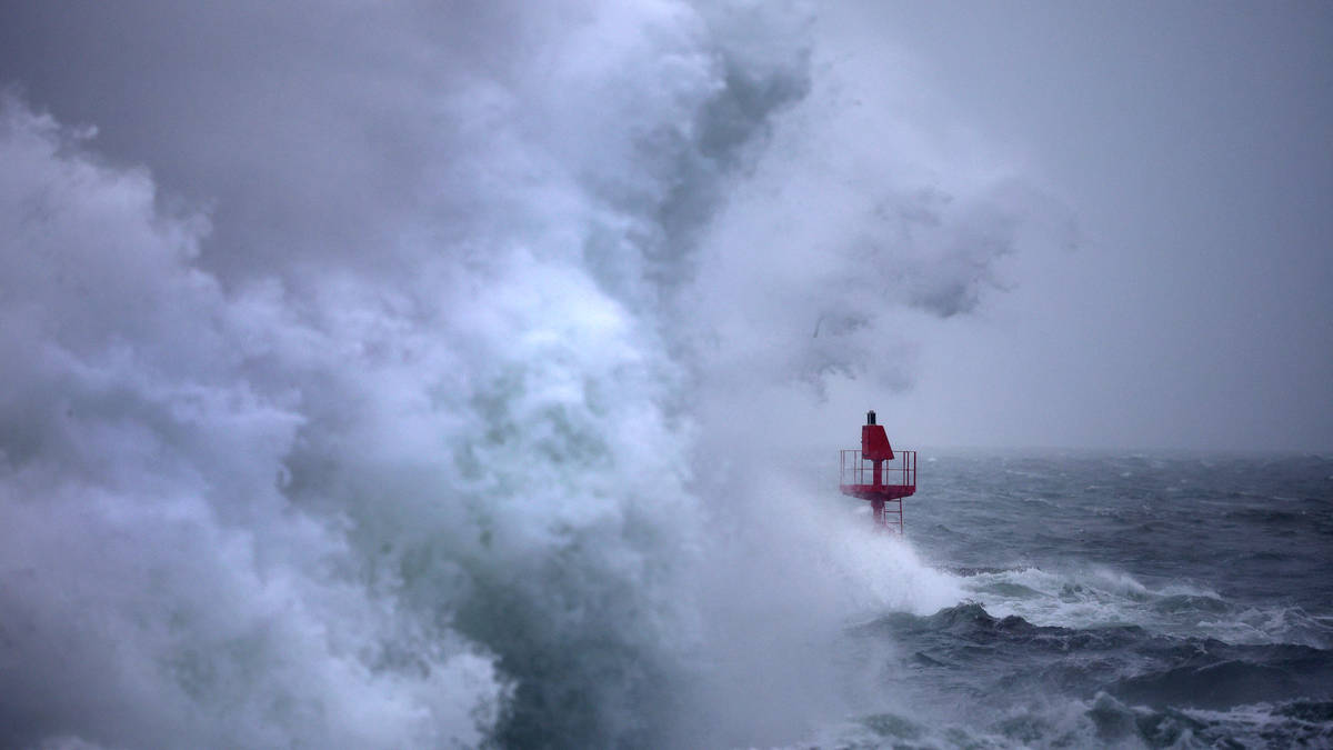 Yellow weather warnings in place as Storm Benjamin batters Britain with 75mph winds and rain
