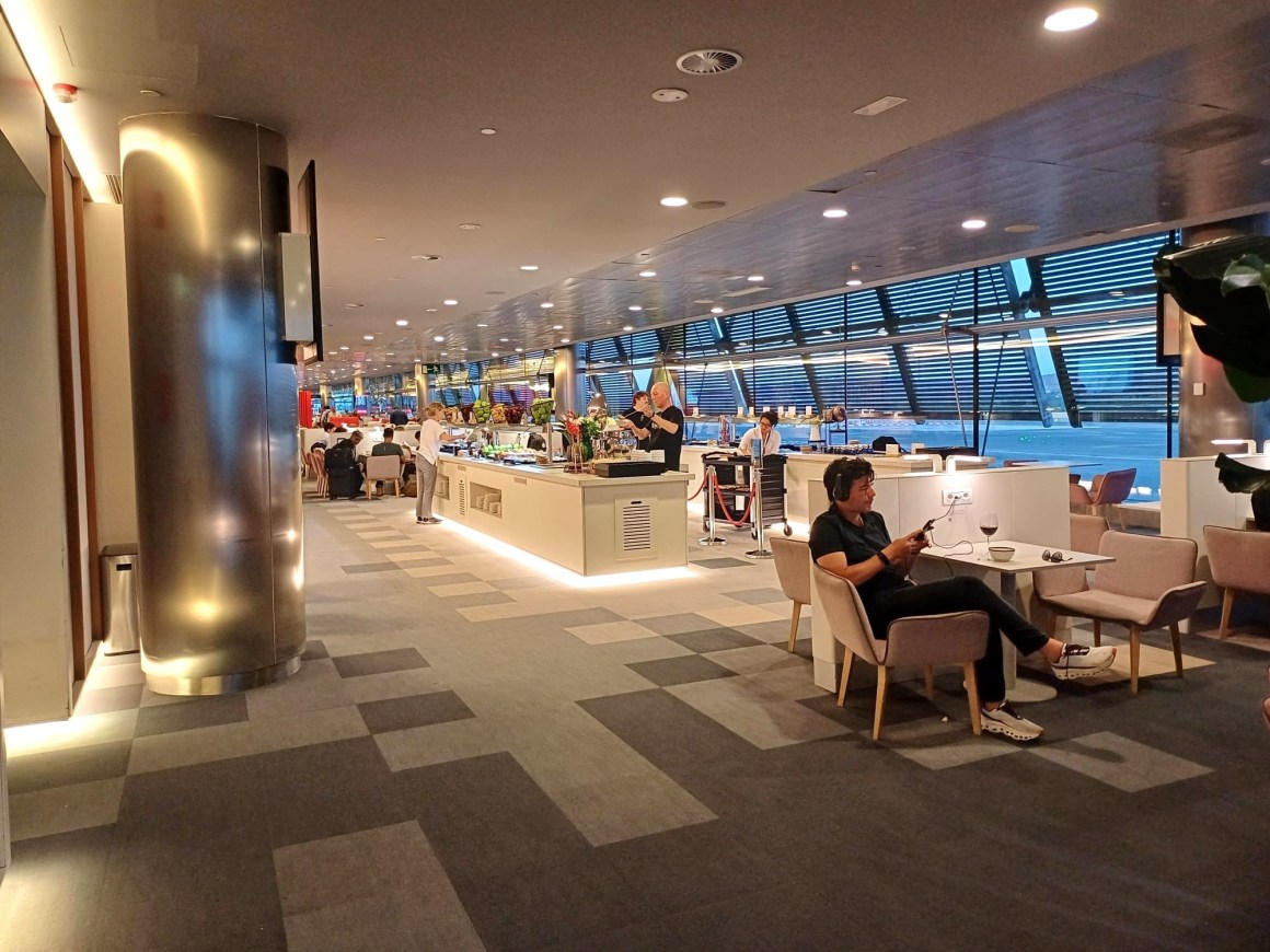 Iberia Main Lounge, Madrid Terminal 4S
