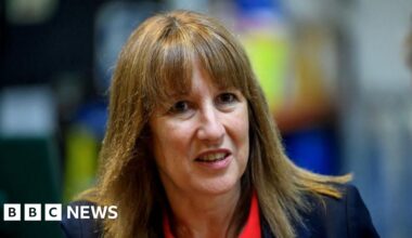 Starmer rules out investigation as Reeves apologises for breaking housing rules