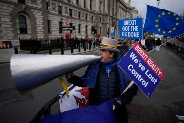 Anti-Brexit protester Steve Bray demonstrates outside parliament in 2021.