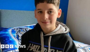 New para-sledge for Sheffield Steelkings ice hockey boy after theft