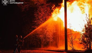 Russia strikes Kharkiv hospital, UN convoy as Ukraine seeks US Tomahawks | Russia-Ukraine war News