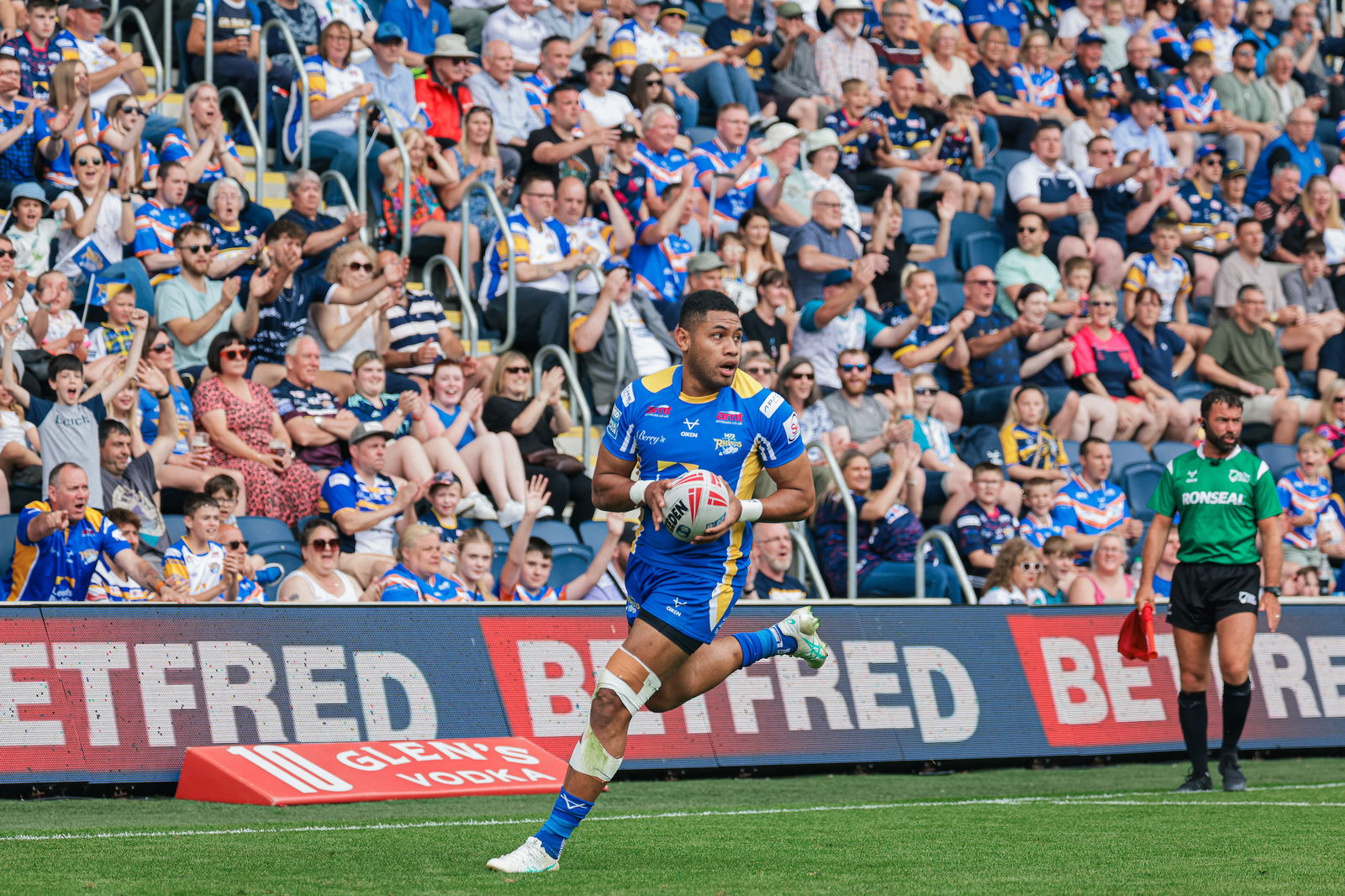 David Fusitu'a of Leeds in action