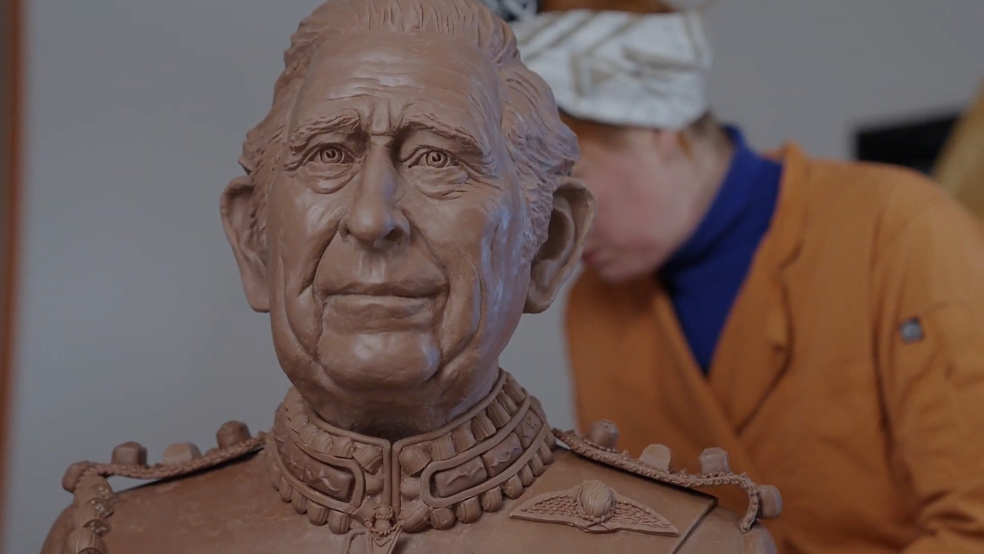 Master chocolatier makes King Charles bust out of chocolate